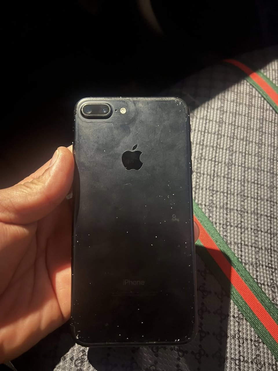 للبيع جهاز نظيف مبدل بطاريه وشاشه اصليات جهاز كله شغل  سعر  100    ***********
