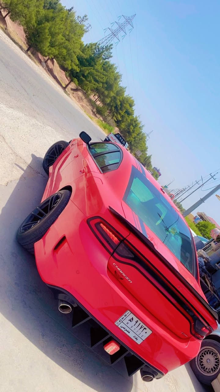 السلام عليكم للبيع موديل 2020 sxt حادثها جاملغ وبنيد محدث GT ماشيه 63 الف مواصفات كشنات جلد تدفئه تبريد خزن ميموري مكاني بغداد شارع فلسطين السعر 23 الف يعني 230 ورقه سياره جاهزه من كلشي ***********
