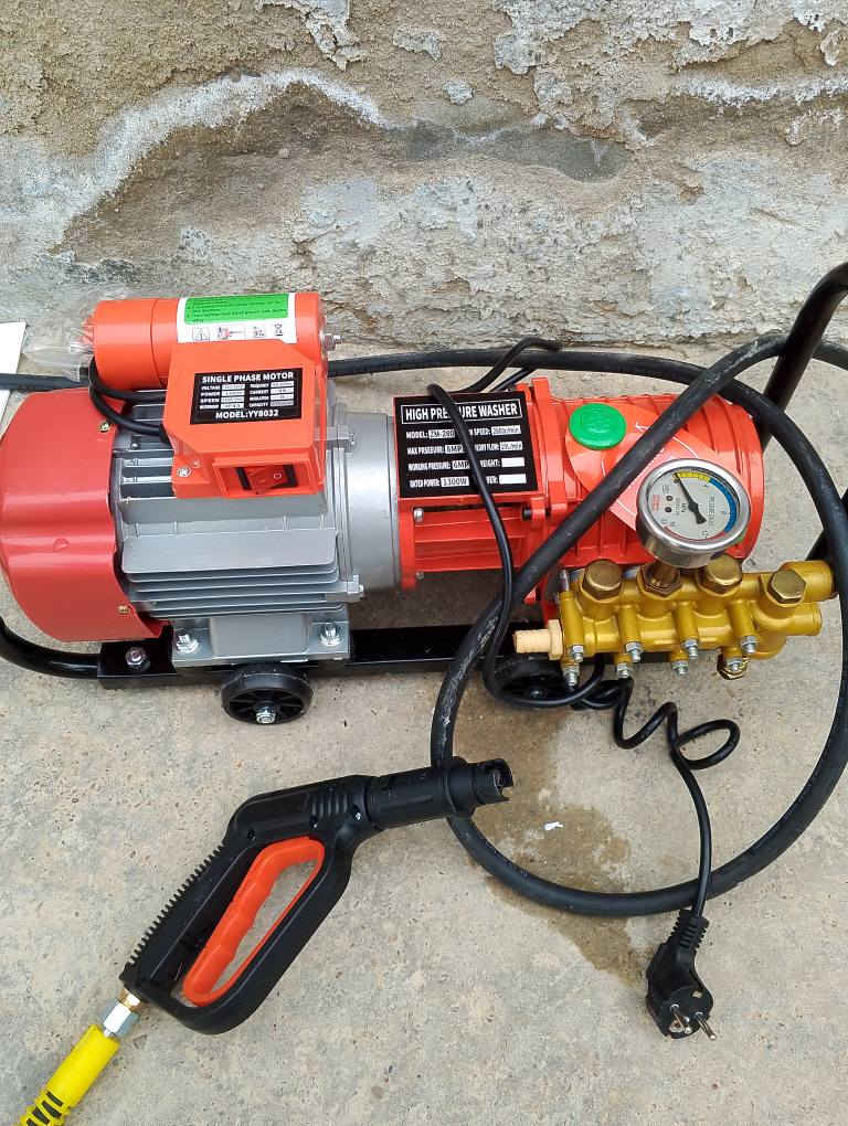 فارة غسل السيارات جديدة مستعمله مره وحده السعر 140 مكانك بغداد الاتصال على *********** بغداد, العراق
