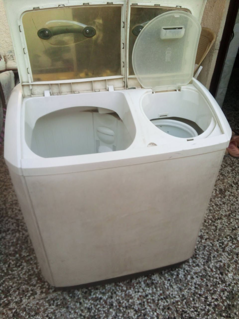 غساله نظيفه وشغاله للبيع الاتصال ***********
