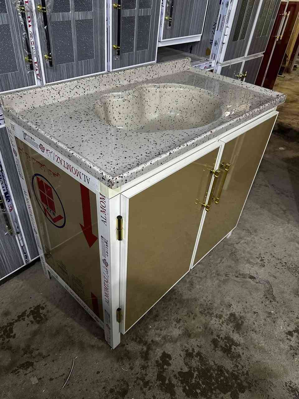 سنك متر جديد ما مستخدم نرماده حفر ومرمر اصلي ب١٣٠ العنوان ناصريه يوجد توصيل  ***********
