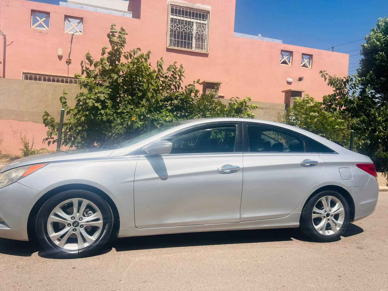 سوناته موديل 13 بيها 4 ونص دواخل قليله بدوسه مالت الباب فقط محرك كير تبريد كله شرط سعر 95ورقه وترهم مقدمه  والباقي اقساط حسب السعر وحسب الاتفاق  مكان سياره اربيل زانكو ***********
