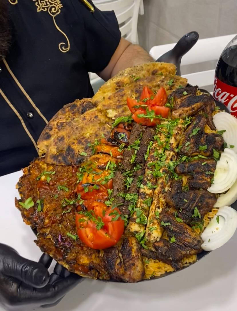 تنورون مطعم شيف محمد ابو خالد 
#جاهزين_لجميع_طلباتكم_
#مشاوي_عرايس_وجميع_ماكولات_مذكوره_امامكم
#جاهزين_لكافه_المناسبات_اعراس_ولحفلات_ولمناسبات
#عنوان_رمادي_شارع_20_مقابيل_علوة_الليث
#توصيل_مستمر_من_ساعه_3_مسائآ_الئ_ساعه_6صباحآ
رقم المطعم  /1/ ((( *********** )))واتساب+ اتصال
رقم المطعم /2/ ((( ***********  )))) واتساب+ اتصال
