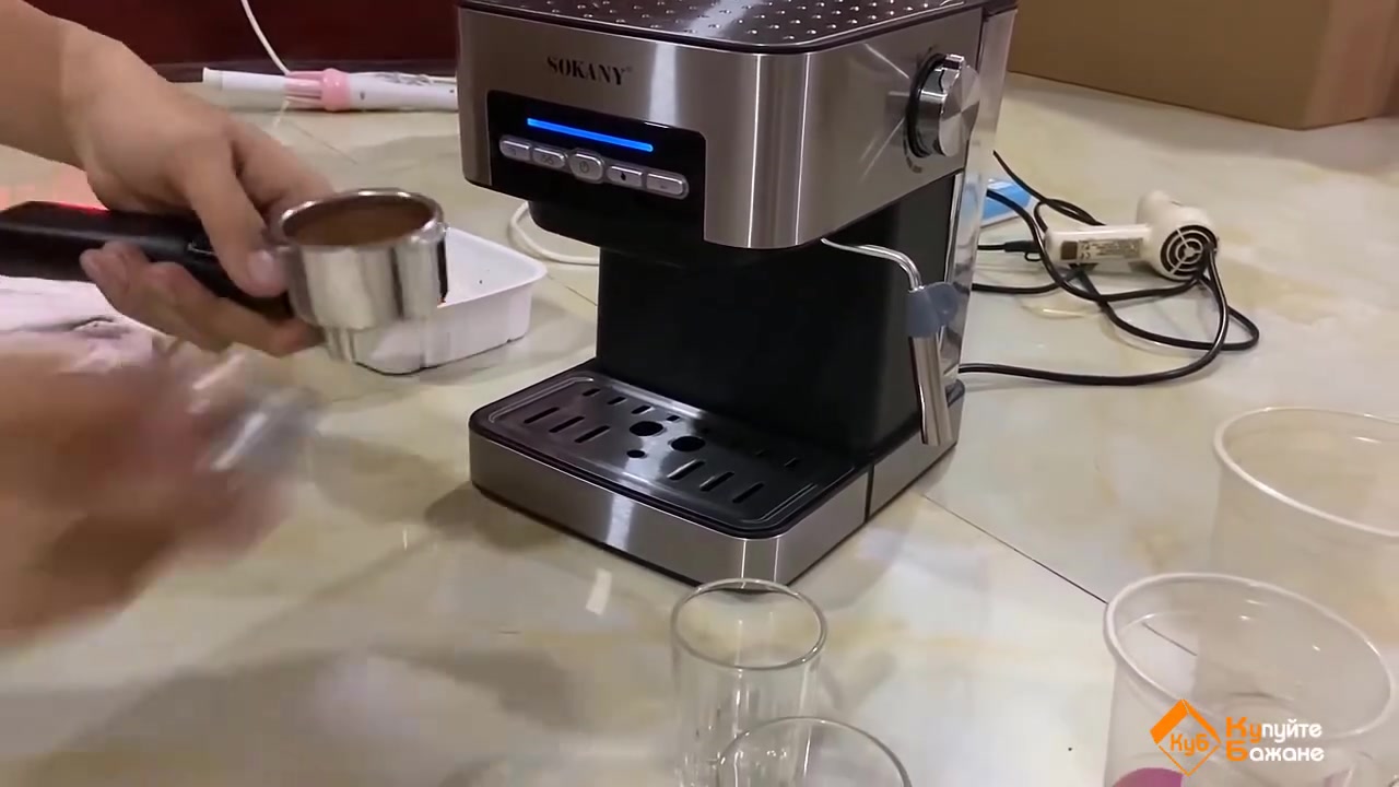 Sokany SK-6862 Espresso Maker
باله خليجي بدون كارتون
نظيف جدا
شغاله استخلاص وتبخير حليب
عليها عرض
٤٠ الف شامل التوصيل


**إذا كنت صاحب هذا الإعلان وتريد حذفه لأي سبب، رجاءا أرسل رسالة إلى الدعم الفني**