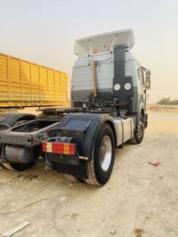 شاحنة • للبيع