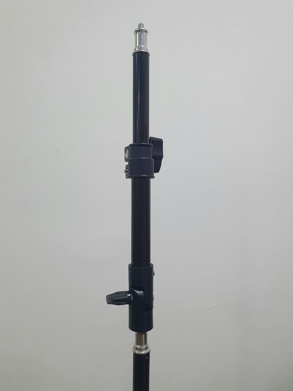 ستاند حامل للكامرات والداتاشو ارتفاع عالي (٢٢٠ سم) متكون من قطعتين تجي ويا توصالة تكدر تغير زاويتها


**إذا كنت صاحب هذا الإعلان وتريد حذفه لأي سبب، رجاءا أرسل رسالة إلى الدعم الفني**