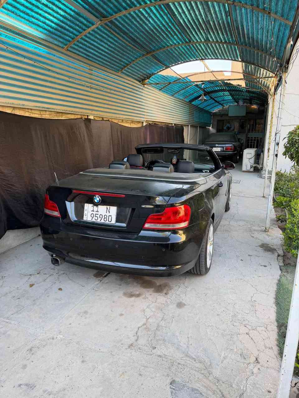 سلام عليكم سياره كلين بدون صبغ بدون حادث كلشي شغال بيه وماشييه 140 فقط رقم بغداد ب اسمي تحويل ثاني يوم فول مواصفات  محرك 4 سلندر كير عادي 7 نمر سياره صاروخ كير محرك صدر تبريد جديد السياره تاركها ويحتاجله بعض الترتيب البسيط جدا مكاني بغداد حي الخضراء *********** واتساب فقط بغداد, العراق
