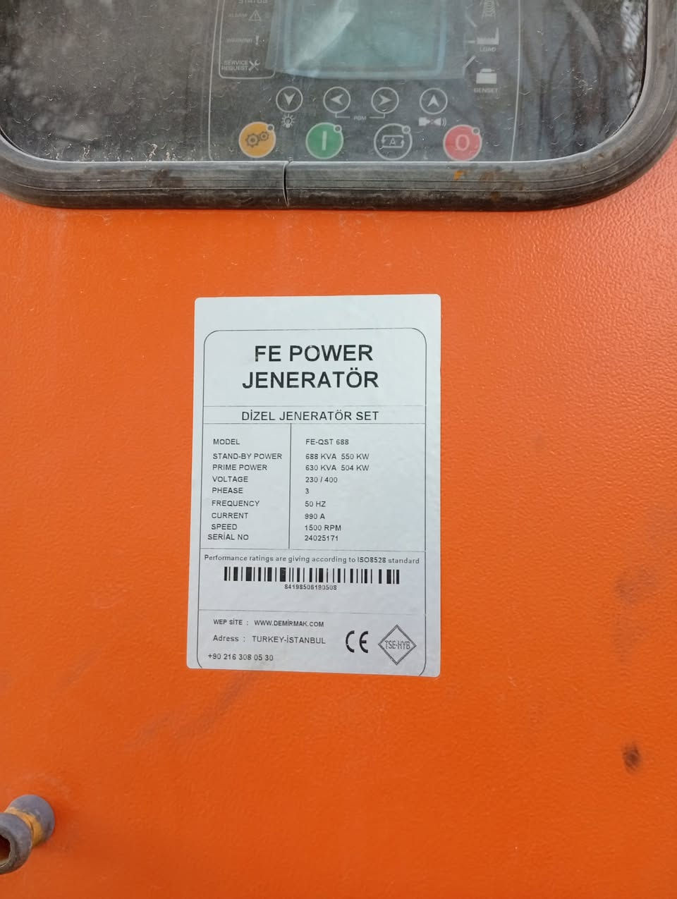 مولد ديزل FE POWER بقدرة 688 ك.ف.أ موديل 2025 | تشغيل 65 ساعة فقط | بحالة الجديد | أوروبا للمولدات
📞 0530 311 91 90
مولد ديزل FE POWER FE-QST 688 موديل 2025 – تشغيل 65 ساعة فقط
تقدم أوروبا للمولدات (Avrupa Jeneratör) للبيع مولد ديزل FE POWER FE-QST 688 موديل 2025، والذي لم يعمل سوى 65 ساعة فقط، ويُعد بحالة الجديد.
يُعتبر هذا المولد الحل الأمثل لتوفير الطاقة الاحتياطية والاعتمادية العالية للمصانع، والمنشآت الصناعية، ومراكز البيانات، والمستشفيات، والفنادق، ومراكز التسوق، ومواقع الإنشاءات، وجميع المشاريع التي تتطلب قدرة كهربائية كبيرة.
يتميز بمحرك QSTRONG القوي، ومولد كهربائي MUYI Brushless عالي الكفاءة، بالإضافة إلى ساعات التشغيل المنخفضة التي تضمن أداءً موثوقًا وعمرًا تشغيليًا طويلًا.
المواصفات الفنية
العلامة التجارية: FE POWER
الموديل: FE-QST 688
سنة الصنع: 2025
ساعات التشغيل: 65 ساعة
القدرة الاحتياطية (Standby): 688 ك.ف.أ / 550 كيلوواط
القدرة المستمرة (Prime): 630 ك.ف.أ / 504 كيلوواط
المحرك: QSTRONG Diesel
موديل المحرك: SC26H612
قدرة المحرك: 550 كيلوواط
سرعة الدوران: 1500 دورة/دقيقة
المولد الكهربائي (Alternator): MUYI Brushless
موديل المولد: MYI354DC
التردد: 50 هرتز
الجهد الكهربائي: 230 / 400 فولت
عدد الفازات: ثلاثي الطور (3 Phase)
التيار المقنن: 990 أمبير
معامل القدرة: 0.8
درجة الحماية: IP22
فئة العزل: H
نظام التبريد: تبريد بالماء
الوزن الصافي للمحرك: 1,630 كجم
رقم الهيكل (Chassis No.): 24025171
تاريخ الإنتاج: 01/2025
المزايا
✔ موديل 2025
✔ تشغيل 65 ساعة فقط
✔ بحالة الجديد
✔ سرعة اقتصادية 1500 دورة/دقيقة
✔ محرك ديزل QSTRONG عالي الأداء
✔ مولد كهربائي بدون فُرش (Brushless)
✔ مناسب للاستخدام الصناعي الشاق
✔ كفاءة عالية في استهلاك الوقود
✔ عمر تشغيلي طويل
✔ تكاليف صيانة منخفضة
✔ أداء موثوق لتوفير الطاقة دون انقطاع
بضمان أوروبا للمولدات
✔ فحص فني شامل قبل البيع
✔ الشحن إلى جميع أنحاء تركيا وإمكانية التصدير
✔ المعاينة والاستشارات الفنية
✔ التركيب والتشغيل
✔ خدمات الصيانة الدورية
✔ الدعم الفني
✔ توفير قطع الغيار
✔ إمكانية استبدال المولدات القديمة
✔ بيع بفواتير رسمية للشركات والأفراد
✔ خيارات دفع مرنة
مجالات الاستخدام
• المصانع
• المنشآت الصناعية
• المستشفيات
• مراكز البيانات
• مراكز التسوق
• الفنادق
• مواقع الإنشاءات
• خطوط الإنتاج
• مشاريع الري والزراعة
• جميع المنشآت التي تحتاج إلى مصدر طاقة احتياطي موثوق
أوروبا للمولدات (Avrupa Jeneratör)
متخصصون في بيع وشراء المولدات الجديدة والمستعملة، وخدمات الصيانة، والإصلاح، والتأجير، والتشغيل، وتوفير قطع الغيار، مع حلول احترافية للطاقة في تركيا وللتصدير.
📞 للاستفسار وطلب عرض سعر:
0530 311 91 90


**إذا كنت صاحب هذا الإعلان وتريد حذفه لأي سبب، رجاءا أرسل رسالة إلى الدعم الفني**