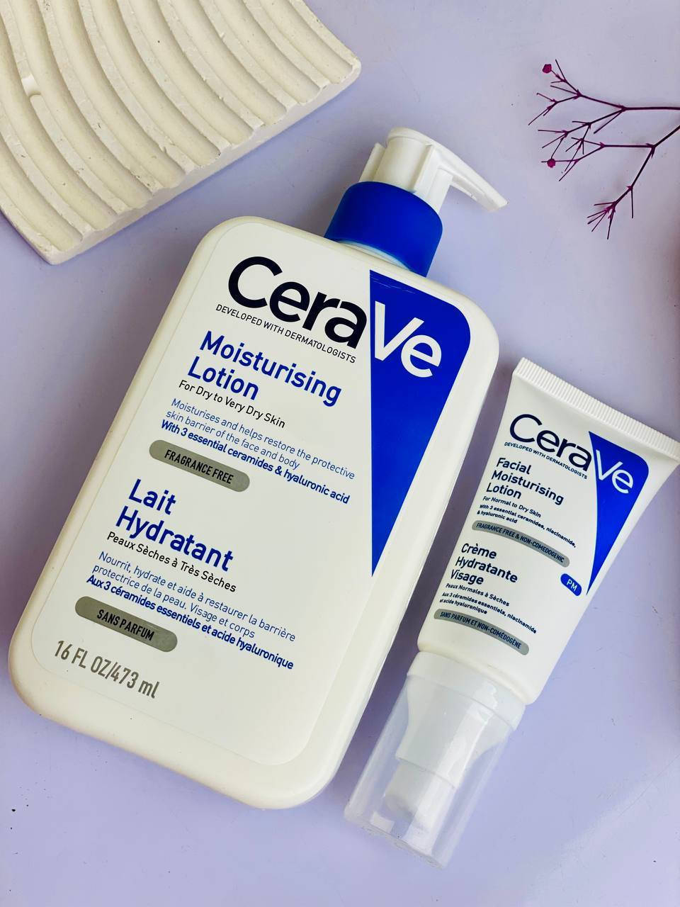 عرض العناية من CeraVe مو بس كريم عادي.. هو روتين كامل يعالج الجفاف، يرطب، ويخلي بشرتج مشرقة وصحية كأنها تتنفس من جديد
يتكون من لوشن +مرطب ليلي 💯💯
1.مرطب الوجه الليلي من سيرافي 
أفضل كريم مرطب ليلي ✨ 
🔹غني بالهيالورونيك أسيد Hyaluronic Acid
🔹غني بمادة Ceramide التي تحافظ على الجدار الطبيعي للبشرة 
🔹 يجعل البشرة رطبة طويلاً . 
🔹خالي من الزيوت و لا يسبب بغلق المسام او تكون الحبوب بالبشرة. 
🔹 تركيبة غير دهنية .

2.لوشن سيرافي الاصلي فرنسي 
🔹️غني بالهاليرونيك اسيد Hyaluronic Acid 
وفيتامين B3  Niacinamid 
غني بمادة Ceramide اللي يحافظ على 
الجدار الطبيعي للبشرة✨
🔹️موصى به من قبل اطباء الجلد 👨‍🔬
هذا اللوشن ليس فقط مرطب وانما يعيد ترميم وبناء طبقة الجلد الخارجية 
🔹️ممكن استخدامه للوجه والجسم 
يحافظ على رطوبةً البشرة  لفترة طويلة
🔹️مناسب لجميع انواع البشره (العادية والمختلطة والدهنيه والحساسه و الجافة 
🚘يوجد خدمة توصيل لجميع محافظات العراق ٤ الاف🚘


**إذا كنت صاحب هذا الإعلان وتريد حذفه لأي سبب، رجاءا أرسل رسالة إلى الدعم الفني**