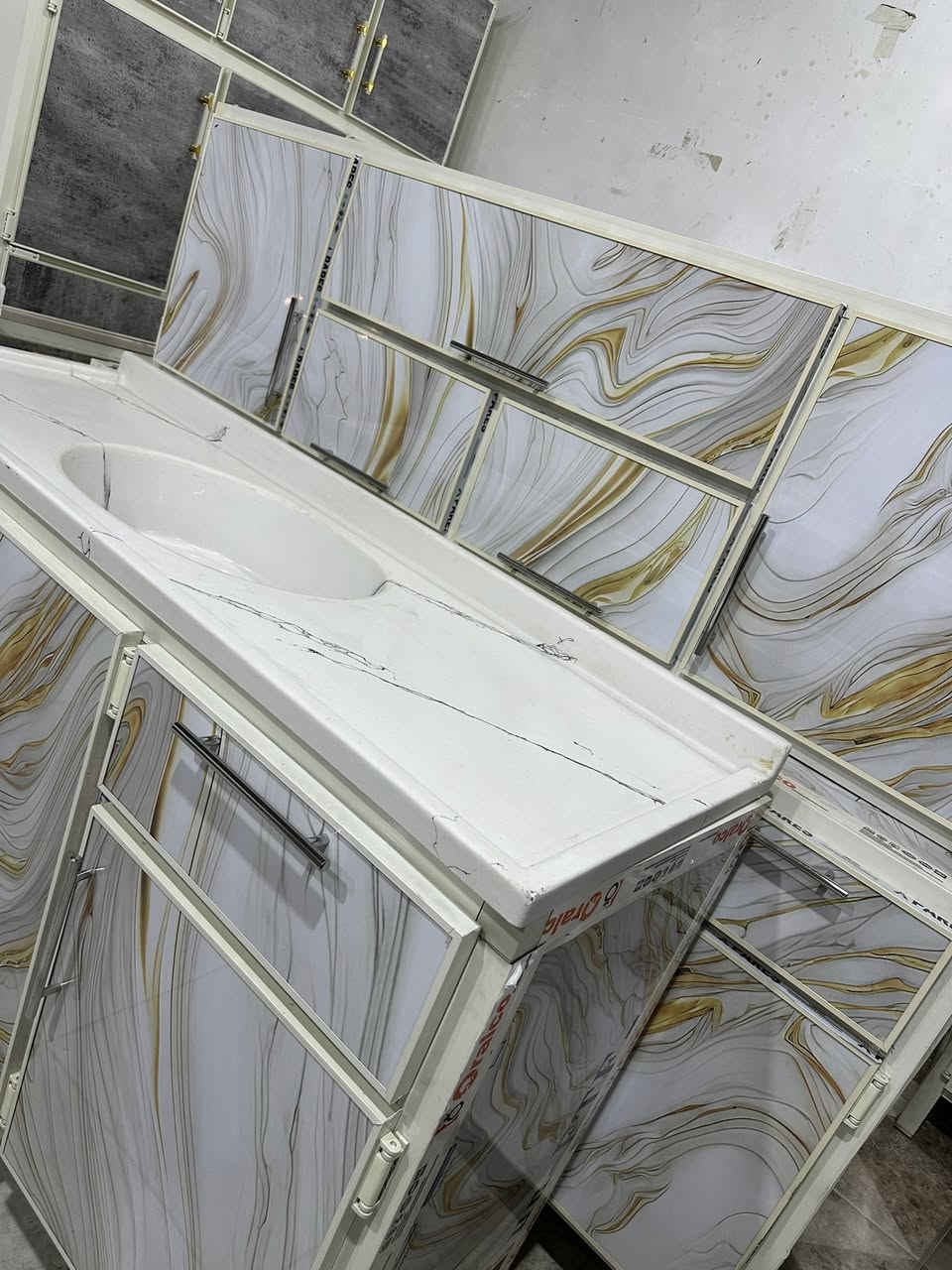 كاونترات مختلف الاحجام تركي محشه خشب 

التاميم ركن آلمدينه معرض اثاث بيم
***********
