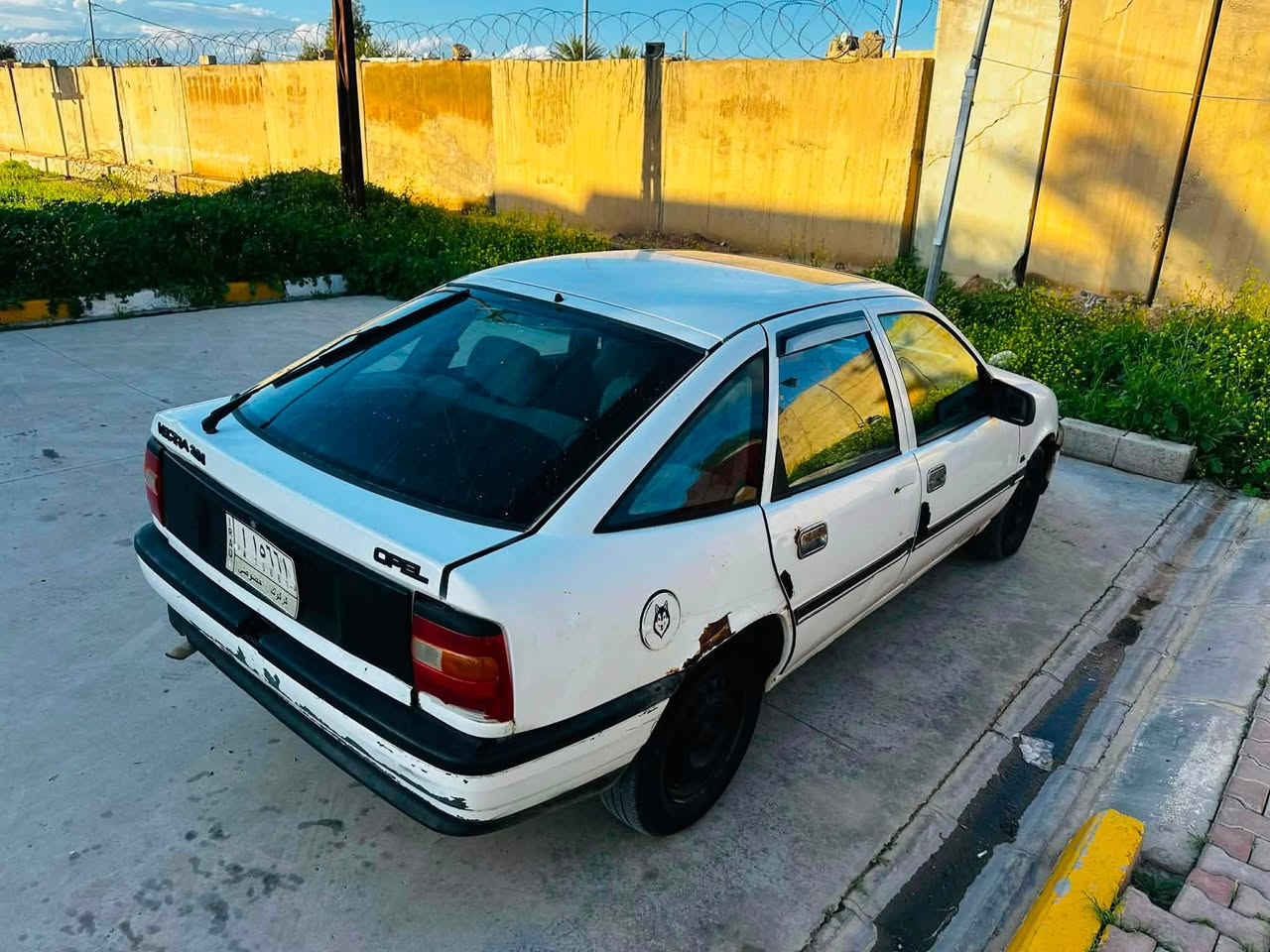 اوبل 1990 محرك 20 اوتماتيك رقم كركوك بيها بطاقة بانزين سعرها 40 
***********
