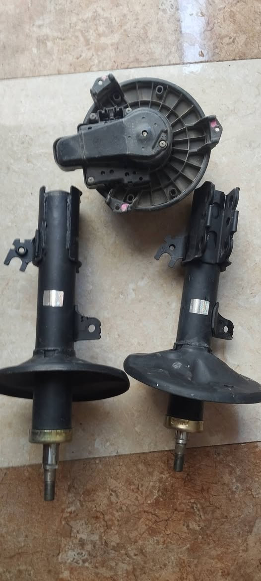 غراض كامري للبيع اصلي تفصيخ 
تخم سفايف ابواب بلاديات 40الف
زوج دبلات جدد خلفي 75 الف 
فان تبريد شرط الفحص 30الف 
زوج مجاول اصلي 30الف 
گفر مرايا زوج 10الف إصابات
حساس كرنك شرط الفحص 25الف 
حساس كام شفت 
ولف حماوه اصلي تفصيخ 
مسجل بلادي شرط الفحص 30الف 
الاتصال على الرقم ***********
المكان ديوانيه
