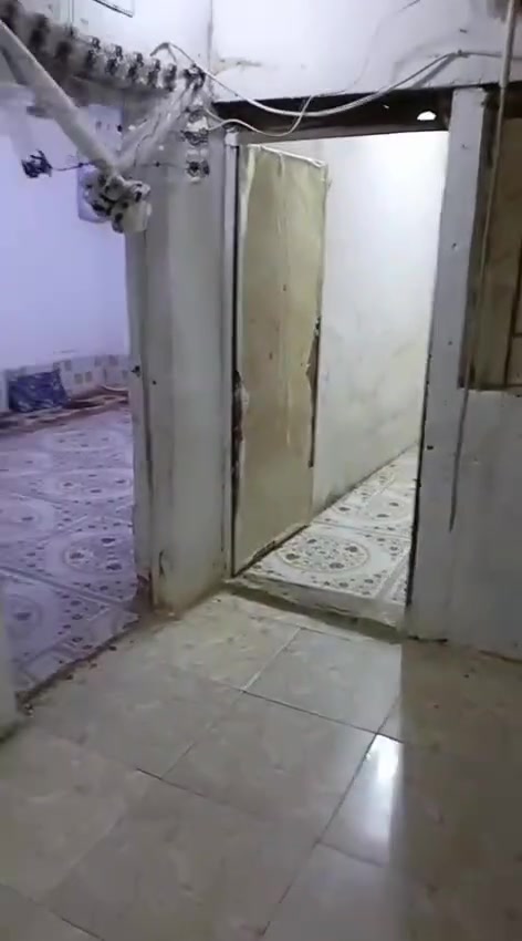 بيت زراعي للبيع المساحه 100م
تفاصيل اللبت من خلال الفيديو المنشور 
البناء بلوك عكاده
الموقع خلف مدرسة الامامين منطقة الطليعه الثانيه 
للاستفسار الاتصال على الرقم ***********
السعر مناسب#عقارات_الناصرية #عقارات #بيوت
