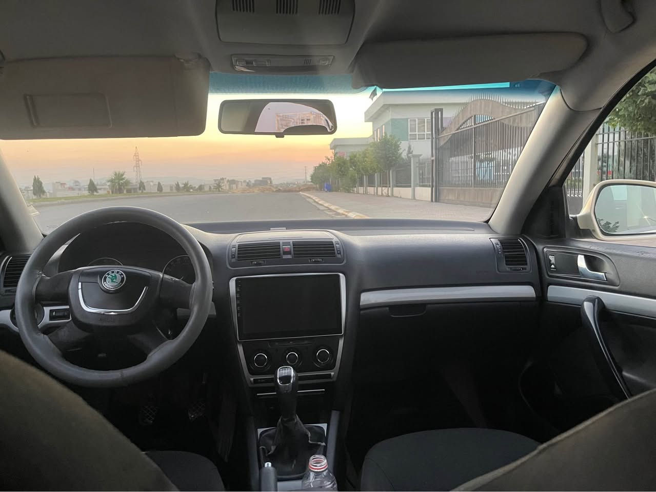 سكۆدا مۆدێل ٢٠٠١١  بێ بۆیاخ لۆك لۆك مەكینە ٢٠ جیتا مەكینە ی لۆك بە شەرتی گێرو مەكینە سەیارە كە زۆر جوانا لە رەسمە كە جوانتر نەبو گلی كە  بێ مە سرف بێ تەقەو رەقە  چوار  تایەی سفر رەقم سلێمانی  بە شەرتی هەموو شتێك ئەی فرۆشم ٢٥٠ مە سرفی نیا هەیكلی  سفر شاشە ئایپاد تەبریدی  بە شەرت سەعری٩٣ گەلا  رەقم تەلەفۆن *********** السليمانية, العراق
