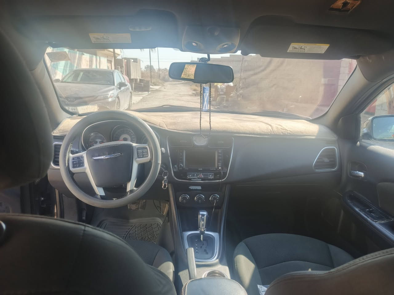 السلام عليكم
متاح سياره سي 200 موديل 2012 سياره بلاديه وحلوه ضرر جاملغ وبنيد مصبوغات فقط بدون دواخل سياره ترايك للحدود صدر جديد تايرات جديده كير مكينه كهربائيات مكفوله شواصي الغود كله مكفوله مكينه 3600 السعر 80 وبيها مجال مكان السياره ديالئ المقداديه للستفسار ***********
