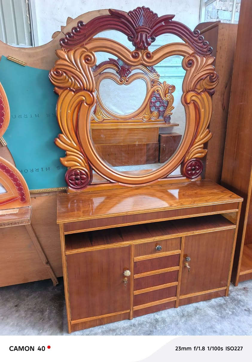 السلام عليكم غرفة 5 باب  استخدام بسيط نظافة 100% السعر 600 مع الشد والنقل  العنوان النجف الاشرف الحيدرية خان النص 
***********
