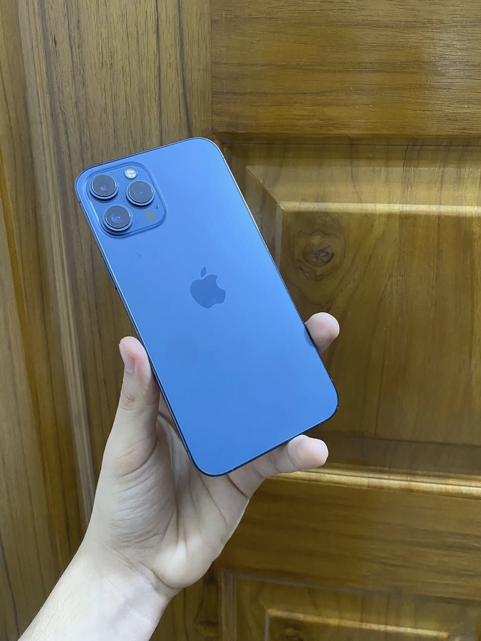 ايفون 12 برو ماكس 
ذاكره ٢٥٦ 
نموذج M 
بطارية 95 
ماستر شرق أوسط AAA
فيس ايدي شغال 
مستبدل شاشة اصلية 3 خيارات فقط 
الجهاز كله نظيف واضح بالصور 
السعر 380 مجال بسيط يرهم مراوس بأيفون 
عنواني بغداد مدينة الصدر او حي أور 
*********** متواجد واتساب
