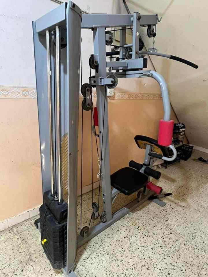 جهاز رياضي يحتوي على عدة تمارين المكان الديوانيه ***********
