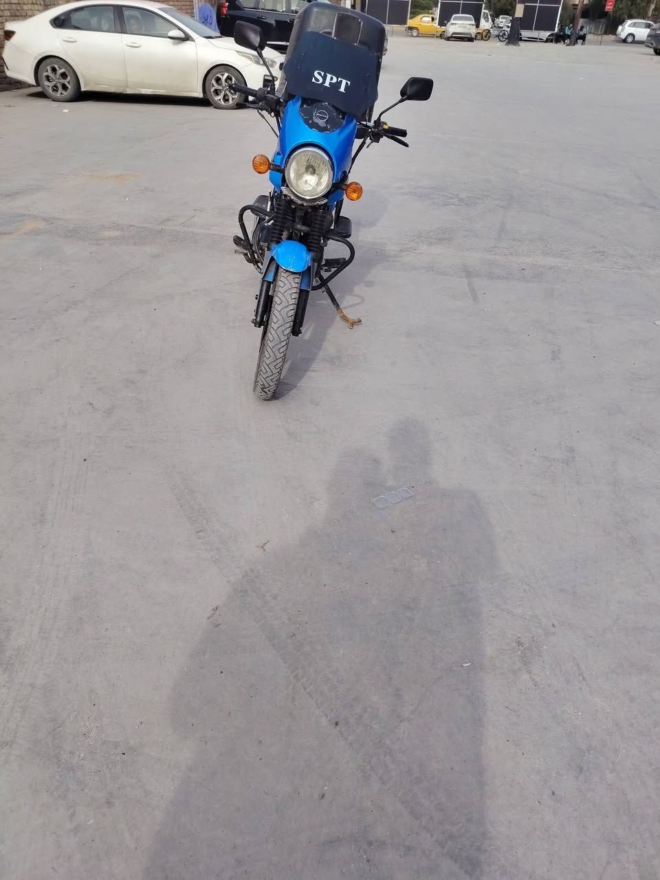 السلام عليكم،،   للبيع دراجه دايوان مكفوله
دراجه 2023 بدون اوراق مستعجل ع البيع
السعر مليون و100   مجال قليل  11000
مكاني بغداد
***********
