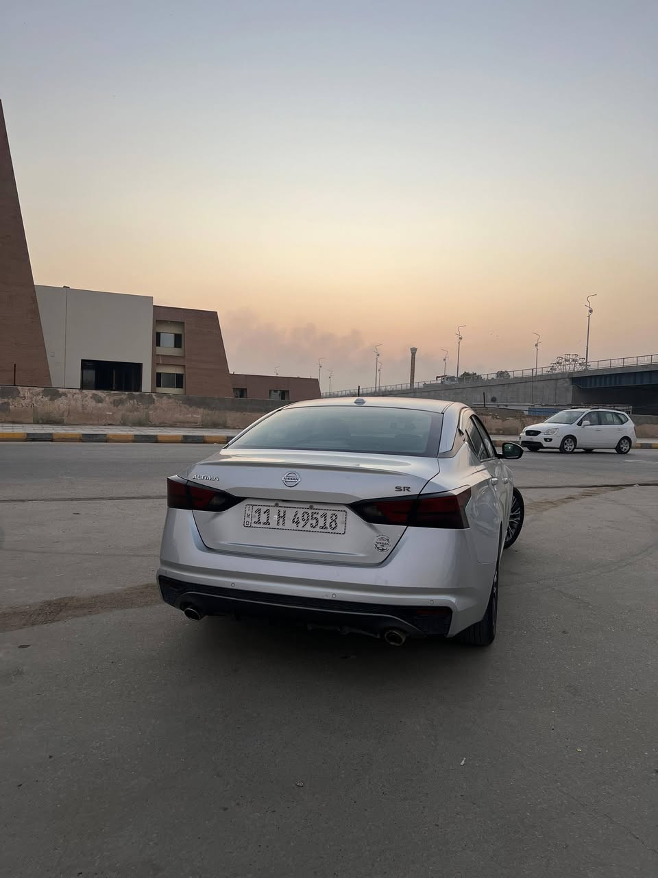 سلام عليكم
NISSAN  ALTIMA
موديل 2020 تحويل ثاني يوم
موصفات SR فول مواصفات عدا الفتحه 
.بصمه + بصمه ابواب + بصمه صندوق
.داخل اسود 
.تحكمات ستيرن جهتين+ شفتات سرعه
.حجم الويل 17
.كشن السايق كهرباء 
.رادار امامي 
.تحديد خروج عن المسار 
 توقف ذاتي امامي 
.رادار جانبي 
.رادار خلفي 
.توقف ذاتي خلفي 
.حساس خلفي 
.شاشه جبيره 
.كامره دواره 
.حجم المكينه 2.500
مسوي ادامه كامله 
صور الحادث بالمنشور 
.سياره كلش حلوه ومناقصها شي 
.سياره رايدها 143$وبيها مجال قليل: ***********
.مكان السياره الناصريه
