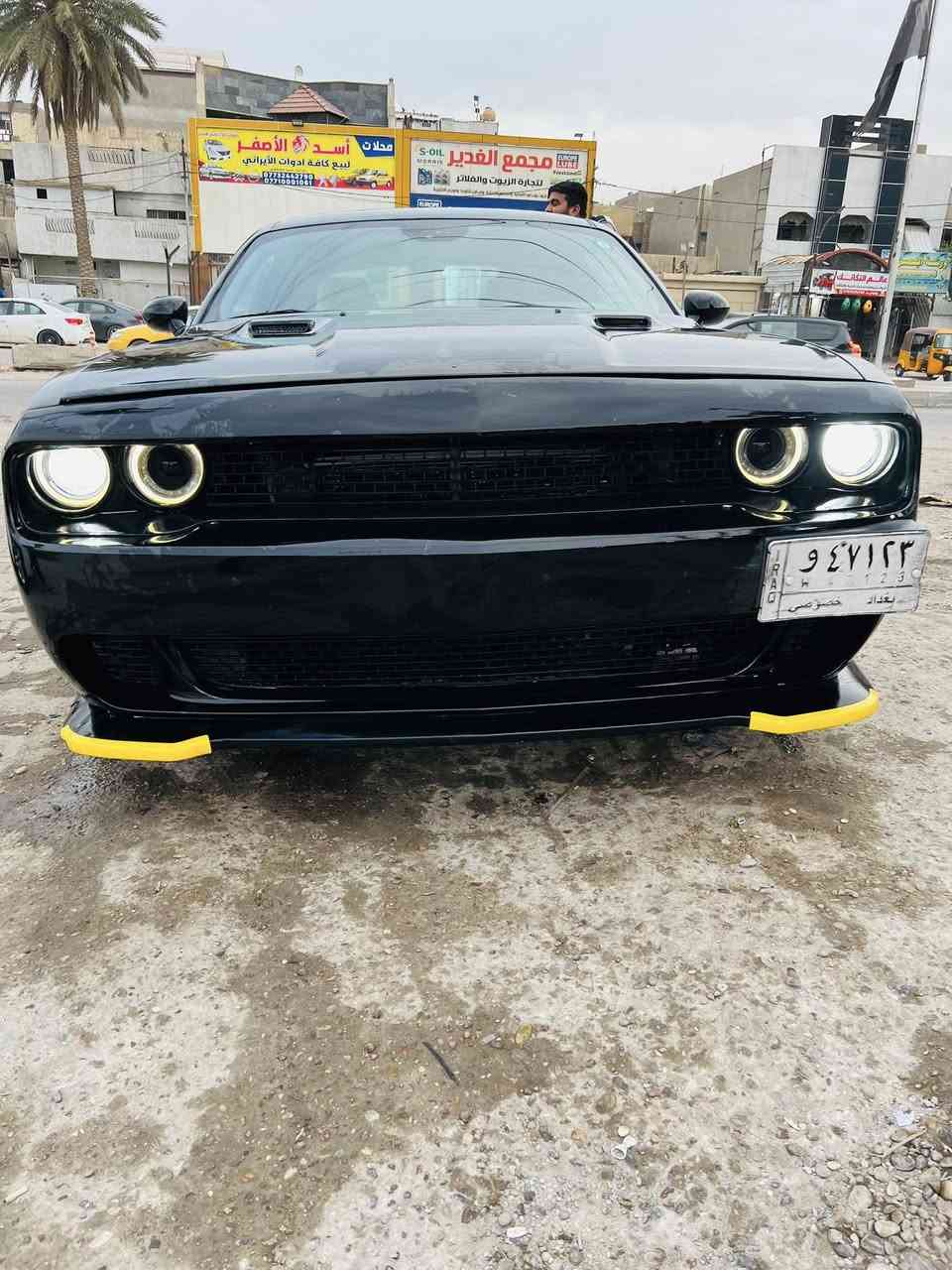 جالنجر موديل 2014 محدثة 2022 رقم بغداد سيارة حادثها جاملغ خلفي مال امريكا وهنا بالعراق جاملغ امامي جان بيها وشم وانشال السيارة مصبوغه حزام اثر شخوط من الوشم سيارة حلوة وخير من الله سعرها 120 بيها مجال مكان دوره  ابو دشير 
***********
