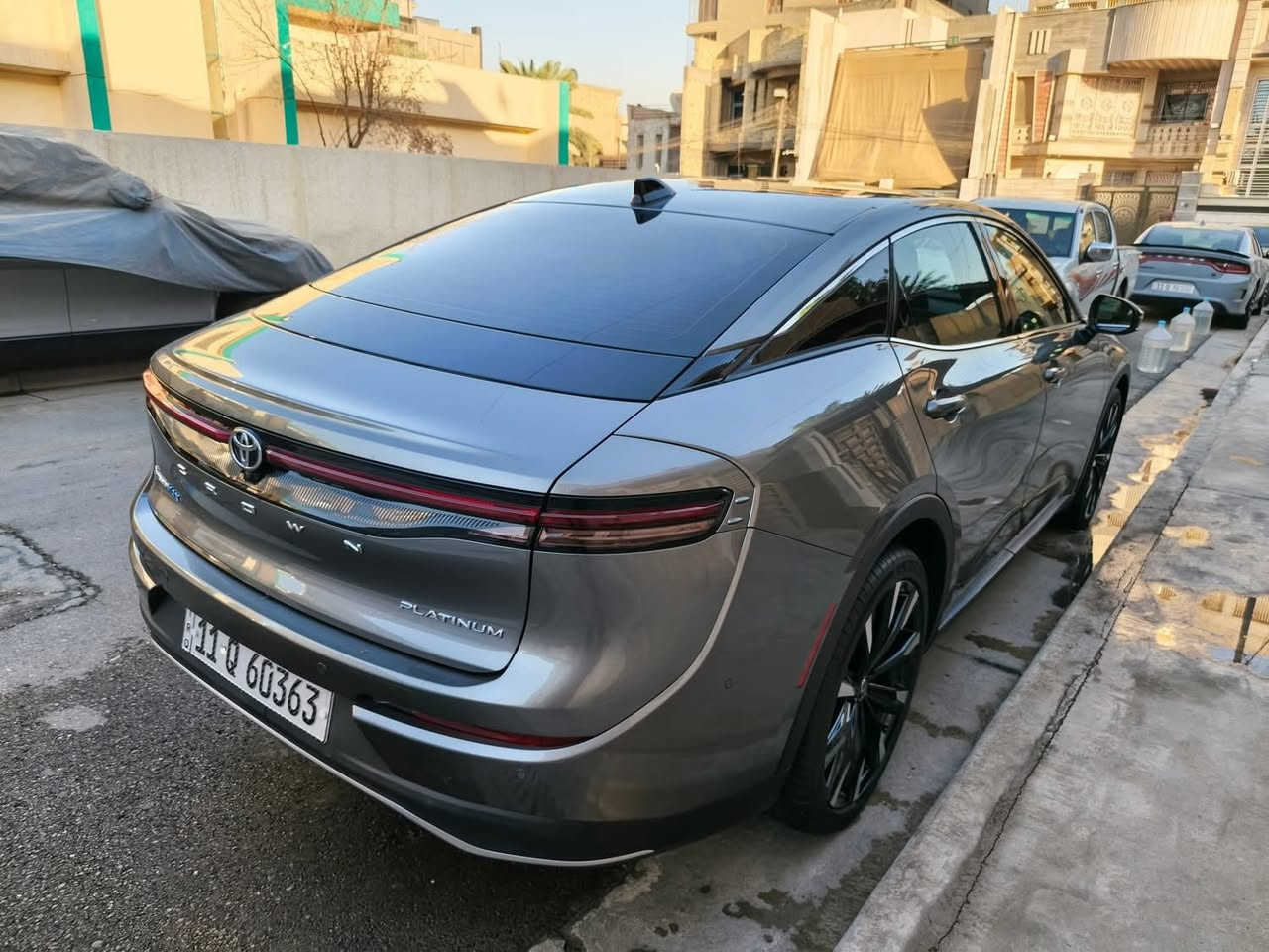 تويوتا كراون هايبرد 2025 بلاتينيوم
هايبرد ماكس اعلى فئه مكينه 2400 توربو
سياره حادثهه امامي بدون صبغ بدون بارد فقط الدعامية
وراجعة نفسهة 
ايرباك ستيرن وبرده راجع سستم اصلي 
ماشيه حاليا 10 الف
جاهزه ومابيه اي نقص 

السعر ب34.000$

المواصفات

5 أنضمة قيادة 

     • محرك هايبرد اقتصادي

 • كير أوتوماتيك

 • دفع رباعي AWD

 • شاشة عدادات رقمية 12.3 إنج

 • شاشة وسائط متعددة 12.3 إنج

 • نظام صوتي فاخر jpl

 • بصمة تشغيل + دخول ذكي

 • شاحن موبايل لاسلكي

 • نظام Auto Brake فرملة طوارئ أوتوماتيكية

 • نظام Auto Park صف السيارة تلقائياً

 • رادارات أمامية وخلفية وجانبية بكل السيارة

 • كاميرات 360 درجة رؤية محيطية

 • رادار مسار يحافظ على المسار

 • مثبت سرعة راداري

 • نظام النقطة العمياء بالمرايا

 • تنبيه الاصطدام الأمامي

 • حساسات اماميه خلفيه 

 • رنكات ألمنيوم رياضية

 • مصابيح LED

 • سقف زجاج

 • مقاعد جلد فاخرة

 • تبريد وتدفئة للمقاعد

 • تحكم كهربائي بالمقاعد مع الذاكرة

 • كاميرا مراقبة السائق (Driver Monitoring) 

 • التايرات الخلفية تلتف ويا الأمامية 

(Rear Wheel Steering)
للستفسار *********** 
بغداد شارع فلسطين
