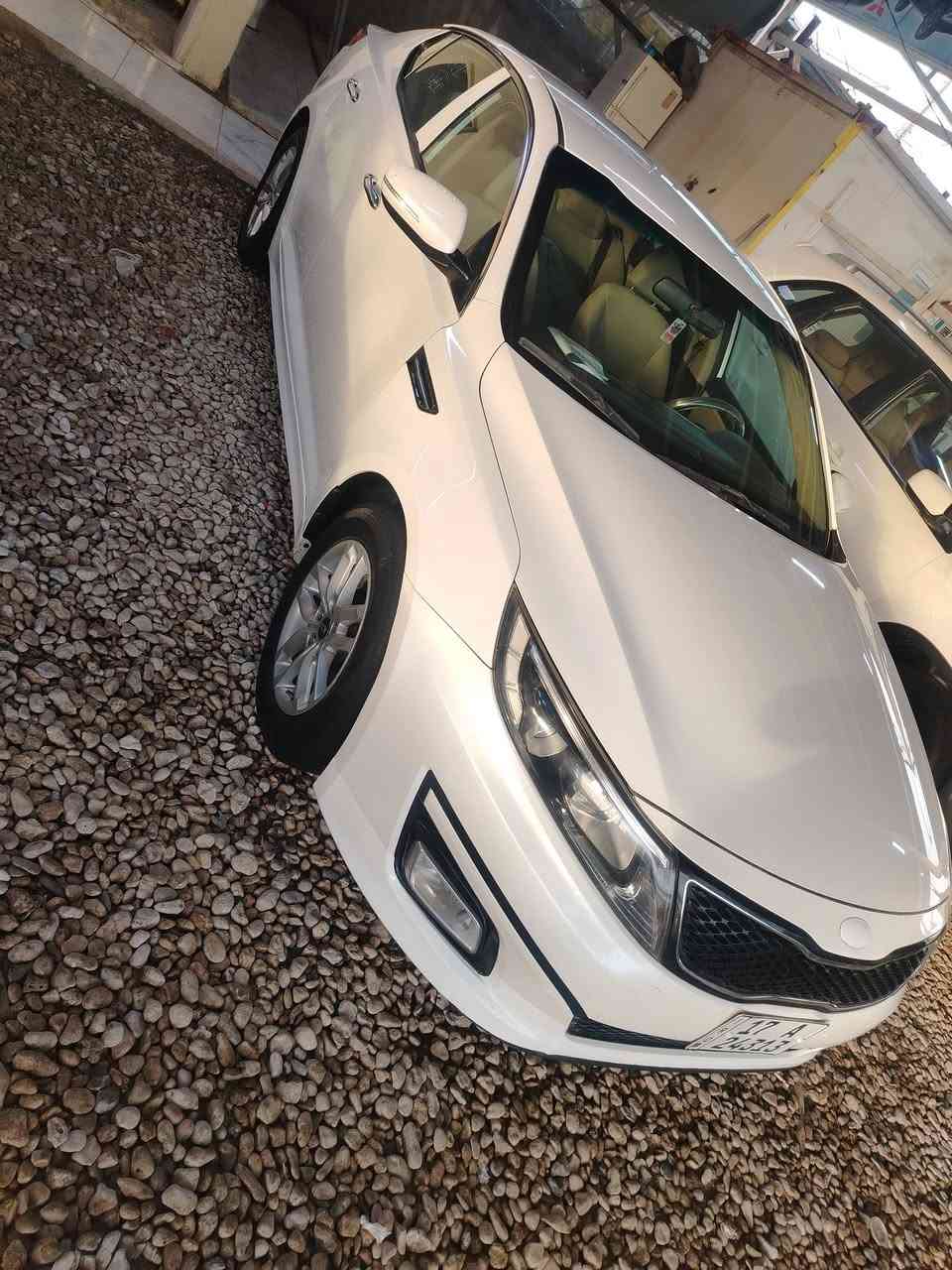 السلام عليكم
كيا اوبتما 2016 خليجي 
سياره بيه باب عكس السايق بيه رشت صبغ فقط باقي كفاله 
مكينة 2400 دوش 
السياره كلش جديده 
ترحيب 
شاشه 
تبريد قطعتين  
مري شفط  
كشنات مخمل
حساسات خلفي 
لدات امامي خلفي    
5 ويل كب 
مضخم صوت infinity
المرأت الوصطيه عاكسه للضوء الخلفي 
رقم مثنئ  تحويل مباشر 
السعر 155 وبيهه مجال 
الاتصال    ***********
العنوان   ديوانيه دغاره
