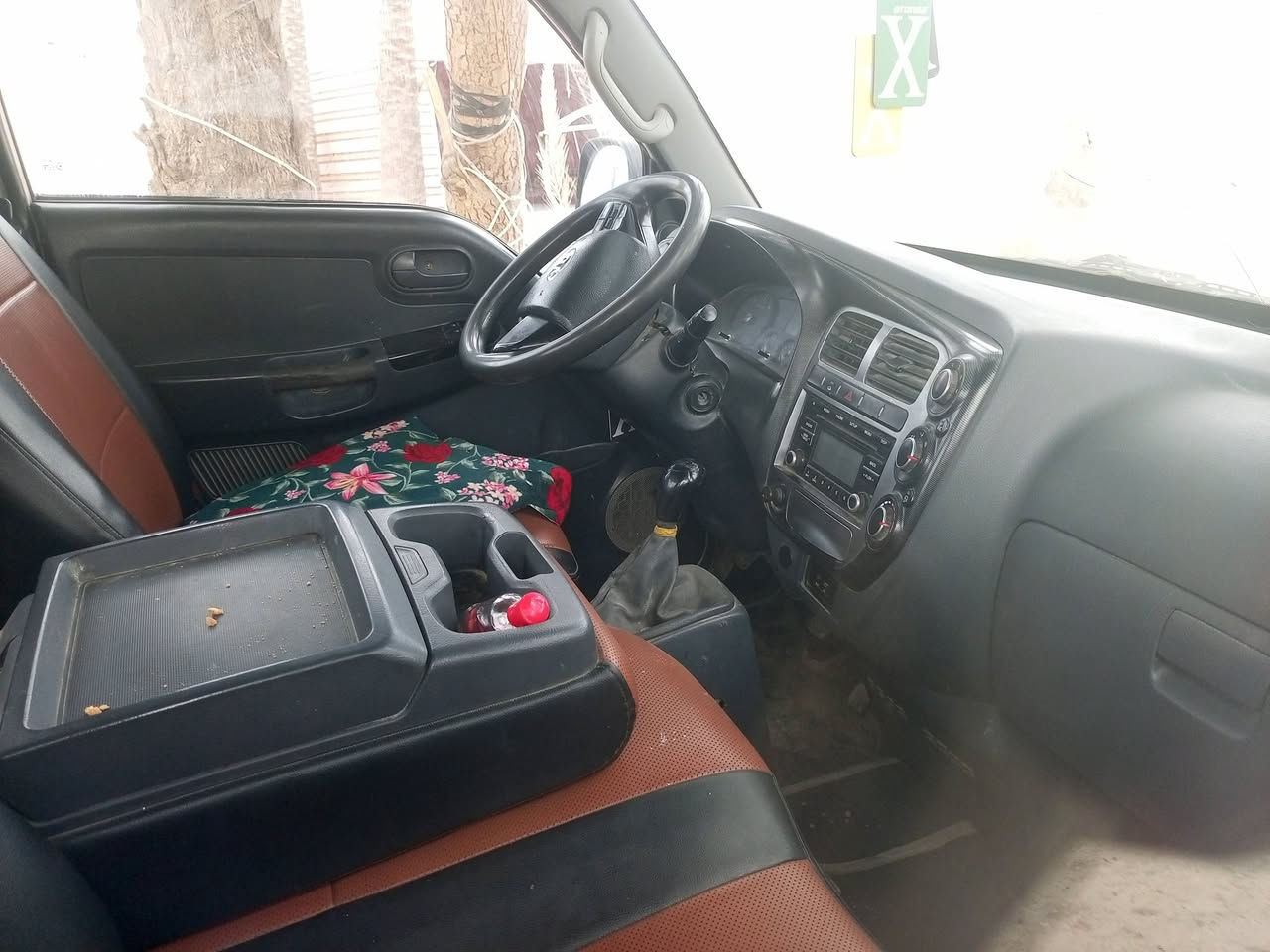 كيا موديل 20 للبيع سنويه ورقام وهزه صار 20 يوم سياره خير من الله متصرف الف عليها ***********
