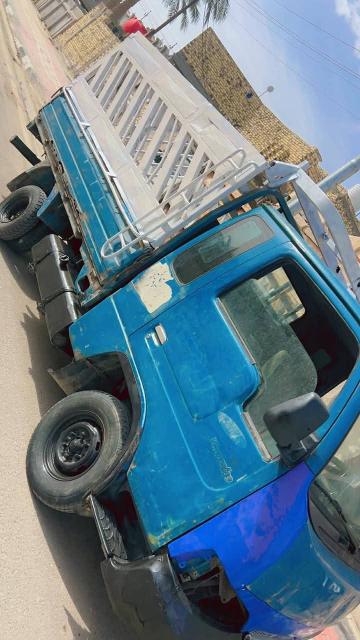 السلام عليكم سيارة للبيع موديل 93 كير وكينه جديده تخم تأير جديد حداديه جديده ما اندل راعيه ابيع برميل و4 تايرات مكينه 2700 جديده اتعهد سرقه فقط عشائر سنويه عضم عاج مكان كربلاء سعره 28 وبيه مجال مستعجل ع البيعه ***********
