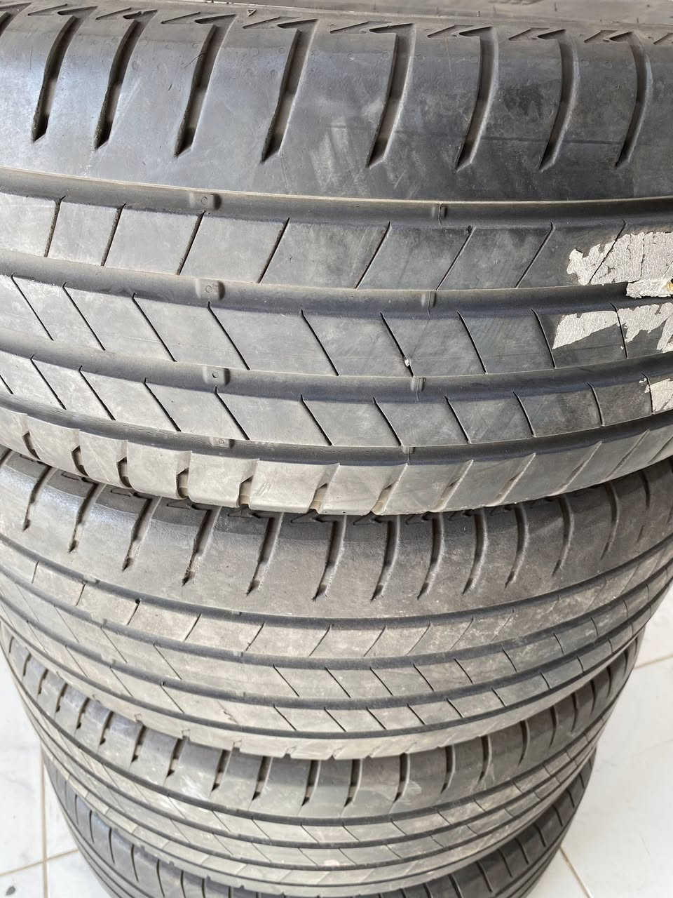 السلام عليكم ورحمة الله وبركاته
🩶الاخوه للاطارات المستعمله 🩶
      سيريه قومه درجه اولي نقشه صيفيه تبارك الرحمن قومات نظاف جداا
           رقم.        🖤 17 // 65 // 225 🖤
ماركة // بريدجستون Bridgestone 
   نتعامل بالبطاقه المصرفيه 
    المكان / القره بولي القويعه طريق الساحلي يوجد خدمة توصيل 
     0920245348


**إذا كنت صاحب هذا الإعلان وتريد حذفه لأي سبب، رجاءا أرسل رسالة إلى الدعم الفني**