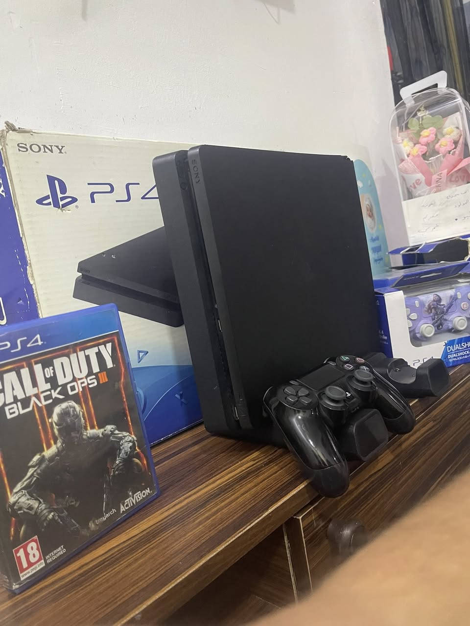 السلام عليكم بلي فور اسلم نضيف كلش ممفتوح بلكارتونه يدات اثنين وقرصين جتي اي وكرف فيوتي محدث اخر تحديث السعر ب٢٢٥قفل مكاني بغداد  ***********
