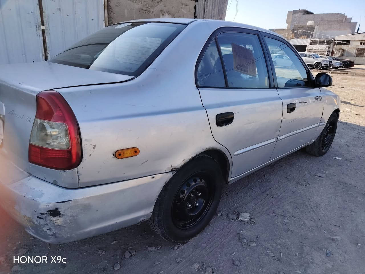 السلام عليكم هونداي اكسنت ٢٠٠١ مكينه وكير اوتماتيك جدد صدر جديد غرفته جديده تخم تاير  كهربائيات كله تحويل مباشر ٤٥ ورقه وبيه مجال بسيط *********** بغداد مدينه الصدر
