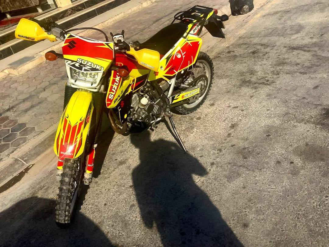 سلام عليكم قفاز ياباني مكفول ماطور احلا من صوربلحقيقه مكينه ٤٠٠ ماطور اصولي بلاسم يندار رقمه ميسان مكان دراجه كوت مركز مدينه خوان مامتواجد على فيس هذا رقمي ***********
