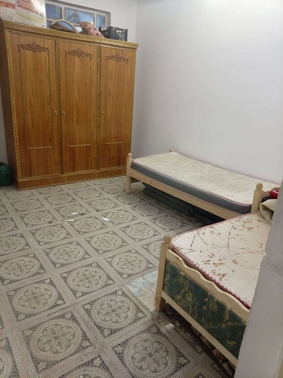 السلام عليكم بيت طابقين للبيع اعكاده بالحولي ***********للبيع
