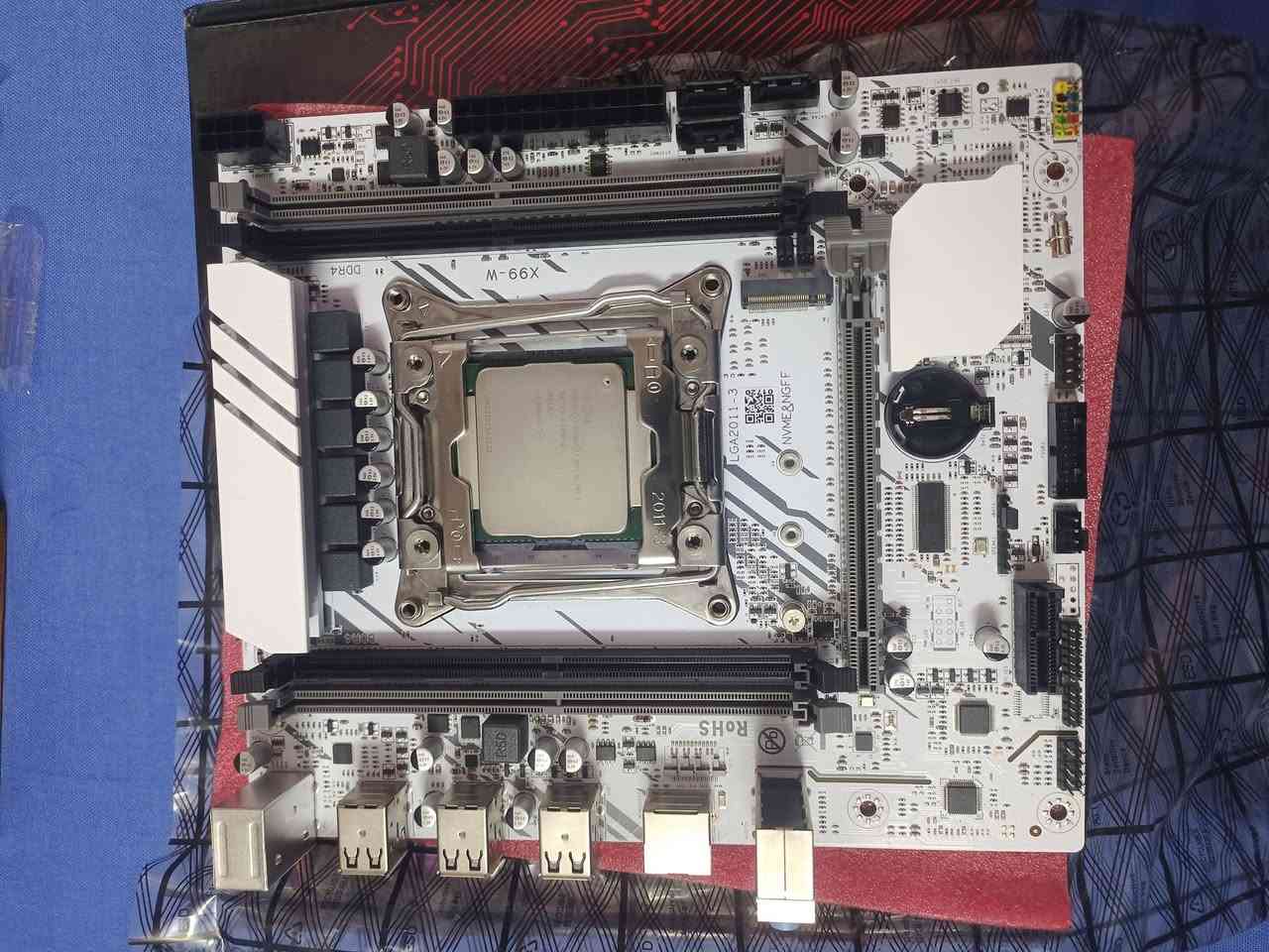 كومبو كامل 115 الف 
بورد X99_W
معالج E52670v3 
هارد 120G
رام 16G
مبرد


**إذا كنت صاحب هذا الإعلان وتريد حذفه لأي سبب، رجاءا أرسل رسالة إلى الدعم الفني**