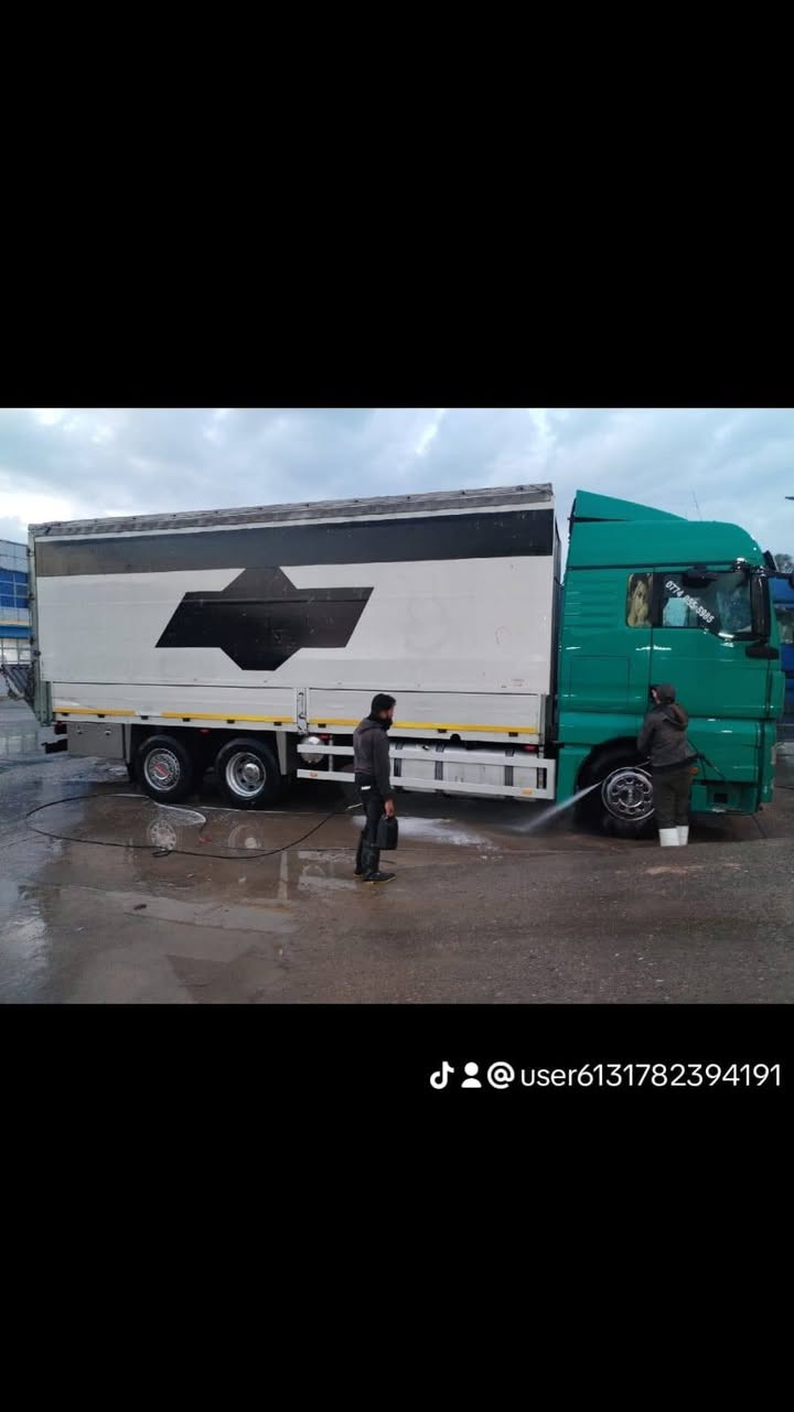 سلام عليكم  للبيع مان بريفان موديل ٢٠١٢ بسمي سنويه ٢٠٣١ جاهز للعمل  تخم تاير جديد كير ومكينه واكسل بل ضمان معايزه شي بس ستر الله  ما متواجد عل فيس  هاتف ***********
