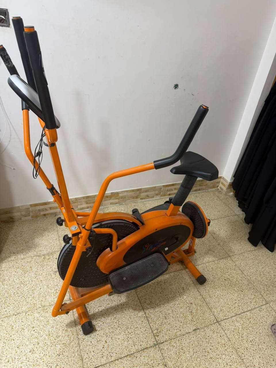 باسكل منزلي لتخفيف الوزن السعر ١٢٥ مع مجال جدا بسيط المكان النجف للتواصل على الرقم ***********
