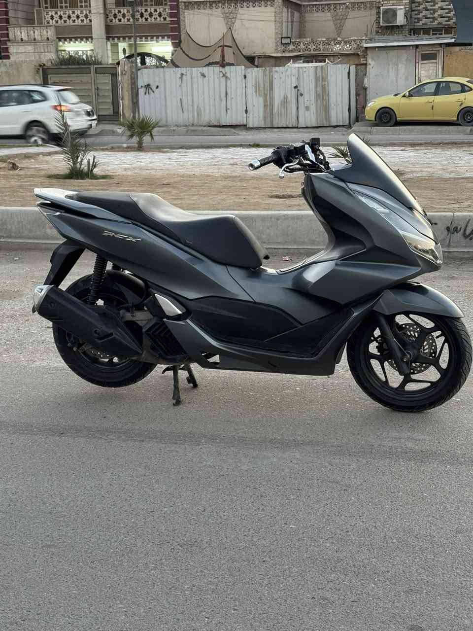 سلام عليكم خوان Pcx جيل رابع موديل 2023كفاله عامه.   دراجه جديده معنه كلامه نضام اي ABs ماشيه 12 الف دراجه بحلت وكاله. حساس زدحام حساس ستان كلهه شغال دهن موتل بانزين محسن. ترايك سلمانيه.  وصل رمبه موجود صارلهه شهرين من نازله  واني بل خدمه *********** مكاني بلديات.
