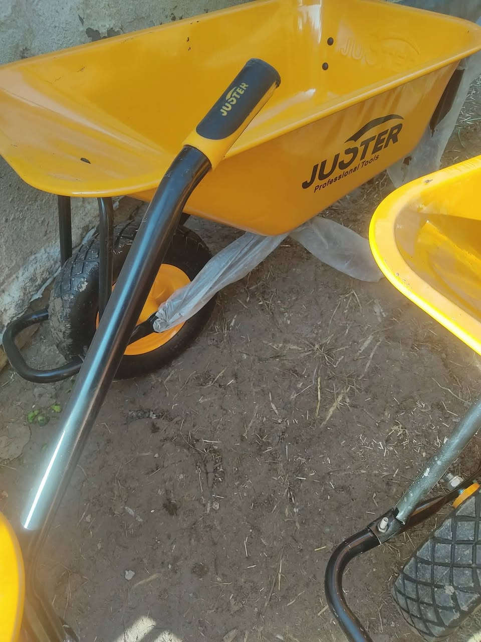 جاروشه كهربائيه لجرش السعف والتبن والقصب ...
عربانه جديده ما مستخدمه ...

تانكي 1000 لتر جديد ما مستخدم ... مكاني ذي قار الغراف 

للبيع و الشراي يراسلني خاص


**إذا كنت صاحب هذا الإعلان وتريد حذفه لأي سبب، رجاءا أرسل رسالة إلى الدعم الفني**