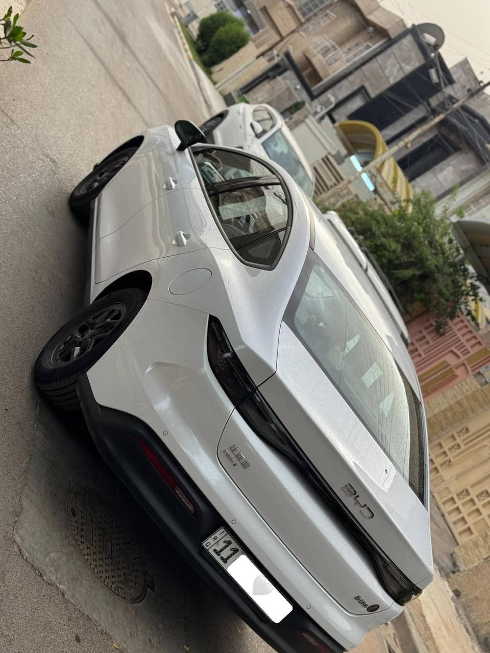 السلام عليكم بي واي دي سيل فايف٢٠٢٥  زيرو ومرقم بأسمي 
كفالة عامة زيرو 
العنوان بغداد حي الجامعة مواصفات شاشة وتحكمات ستيرن لايت لد بجم زنون بك لايت لد حساس خلفي كامرة خلفية داخل ابيض جلد  وبعد مواصفات المعروفة مالتها السعر ٢٠ مليون و ٥٠٠ الرقم ***********
