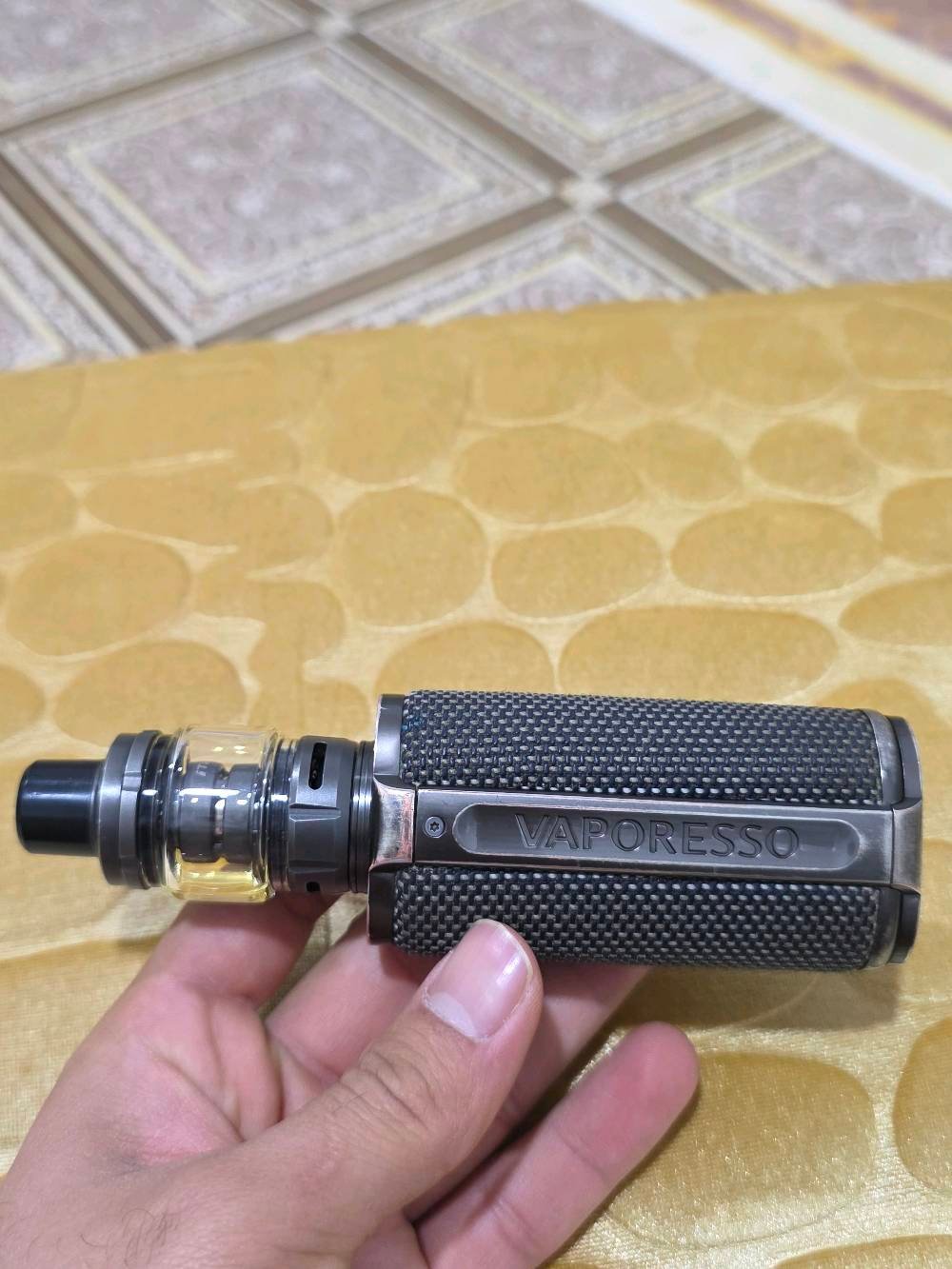للبيع ڤـيب ڤـابريسو تارگـت 200
(Vaporesso Target 200)
الغني عن التعريف يتميز بقوة تصل إلى 200 واط ويعمل ببطاريتين لأداء يدوم طويلاً حتى يوم كامل حسب الأستخدام الجهاز مزود بشاشة TFT ملونة تعرض كافة التفاصيل بما فيها (عداد السحبات وشحن البطاريه وقوة السحبه) يعطيك الجهاز أقوى نكهة وأضخم كثافة بخار ملحقاته فلتر جديد ومعسل جديد نكهه علك النعناع بعده ما مستخدم كما موضح في الصوره شحن تايبسي الجهاز جديد استخدام قليل كما موضع عدد السحبات 1800
السعر :80 الف