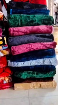 بطانية نفرين • ٢٠٠×٢٤٠ • سوق الذهب