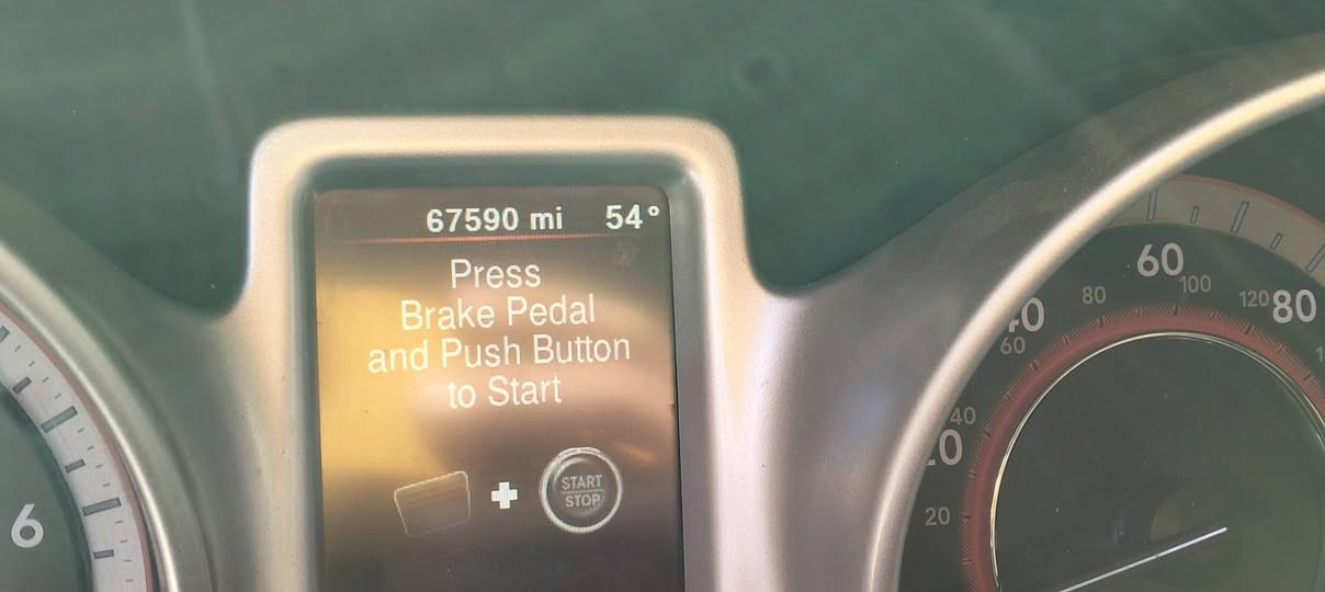 للبيع دوج جورني موديل 2018
العنوان -بغداد الزعفرانيه 
رقمي ***********
بدون حادث 
تخم دايرات جديد 
 محرك 2400المركوب
كروس سرعة🪬
تحكمات شاشه
