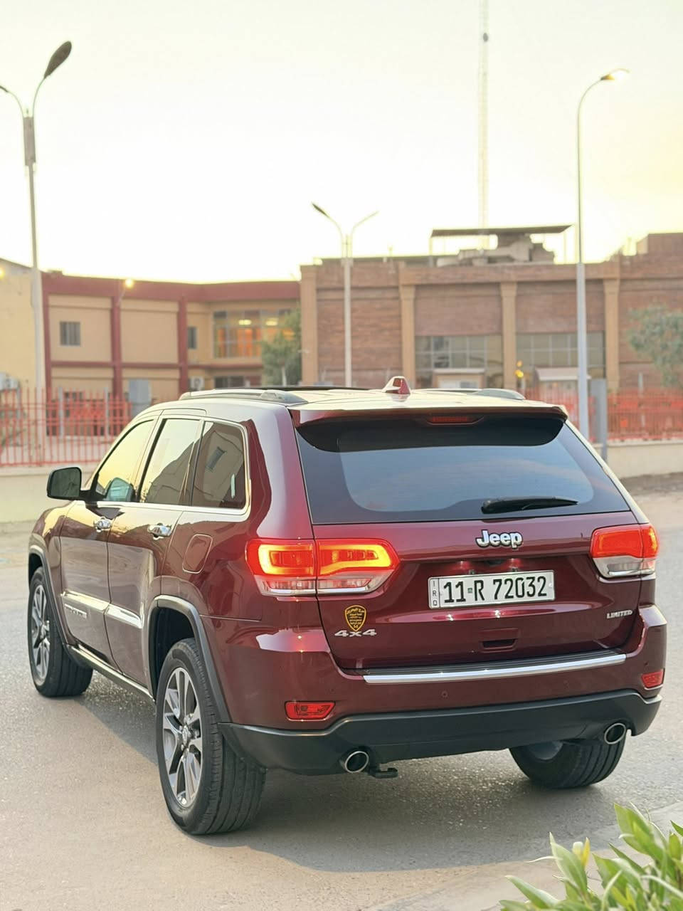 السلام عليكم
جيب شيروكي 2018 لمتد وارد خليجي كفالة عامة رقم بغداد الجديد بأسمي محرك 3600
فور ويل ماشيه 116km مواصفات لمتد
كشنات جلد خزن ميموري بانوراما هيتر بالمري رادار خلفي حساس خلفي حساس امامي تشغيل عن بعد شاشة كار بلي الصندوق كهربائي بروجكتر بالدعاميه 
السياره جاهزه من كلشي المكان: البصرة
***********
***********
