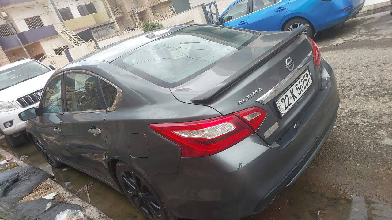 نيسان التيما موديل 2018 فول .. بيها 3 قطع صبغ بدون دواخل .. كير ومحرك بشرط.. رقم وهزه وفحص جديد..
مكان السيارة اربيل 
السعر 112 وبيها مجال قليل
***********
