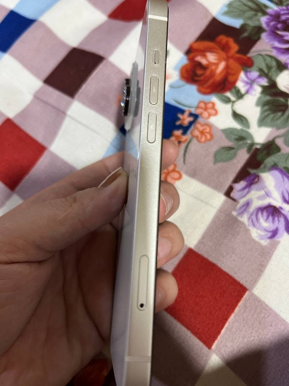 السلام عليكم 
اعادة نشرر

متوووفر للبيع

              

📱ايفون 13 عادي

🤍 لون ابيض 

 💾 ذاكرة 128

🔋 نسبه البطارية 84

📞 تك سيم كارت

فول نضافه شرط مامفتوح جهاز كله بلادي
السعر400


**إذا كنت صاحب هذا الإعلان وتريد حذفه لأي سبب، رجاءا أرسل رسالة إلى الدعم الفني**