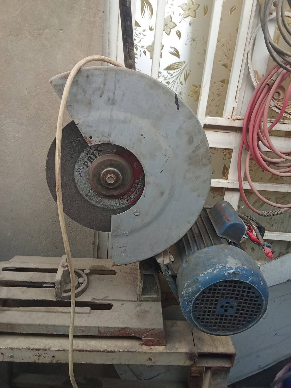 كتر للبيع الحجم 4احصان السعر 150شغال عل الفصح رقم الهاتف ***********
