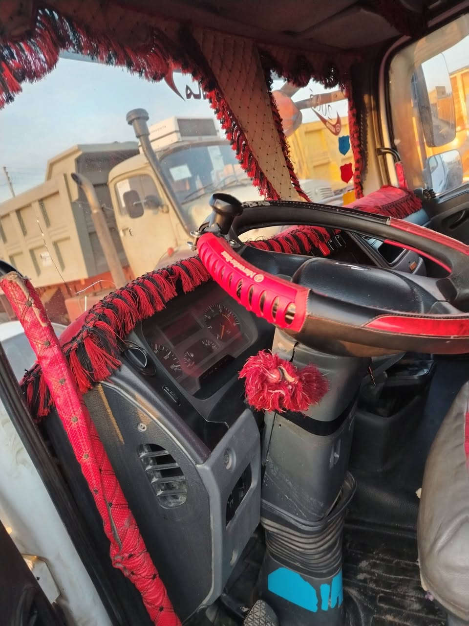 اتيكو ٢٠٠٥ مكفوله غلاب
***********
***********
بغداد التاجي مجاور الحي الصناعي
معرض الفرات
