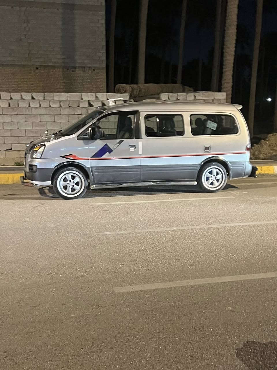 ستاركس للبيع 2007 تكمة وسنوية *********** مكان ديالى سيارة كاملة من كلشي بسمي تحويل ثاني يوم سعر خاض وتساب
