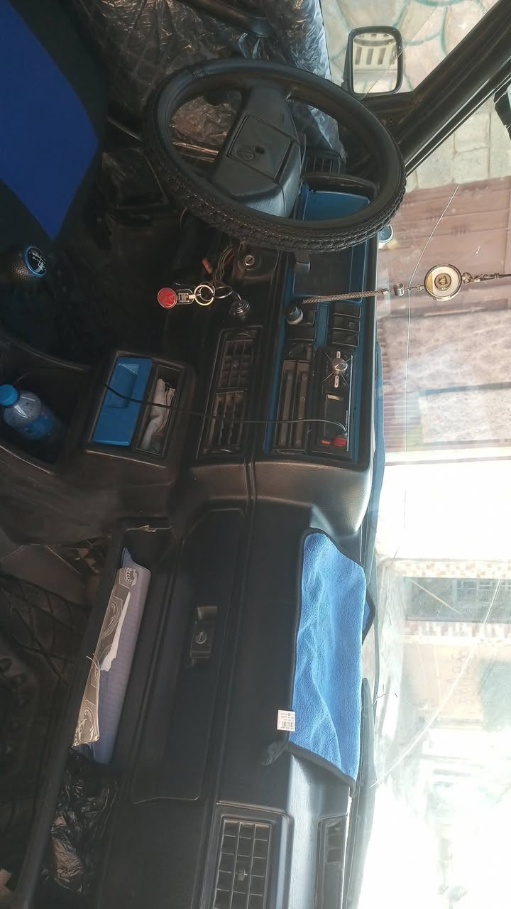 السلام عليكم كولف عظم 1991 محرك 1800 السيارة محرك وكير حاوية كفالة رقم دولي كهربائيات كاملة صدر كامل جديد و تخم دبلات ونضافه كدامك  ***********
ديالى بعقوبة  السعر 25 وبيها مجال ما متواجد عنت
